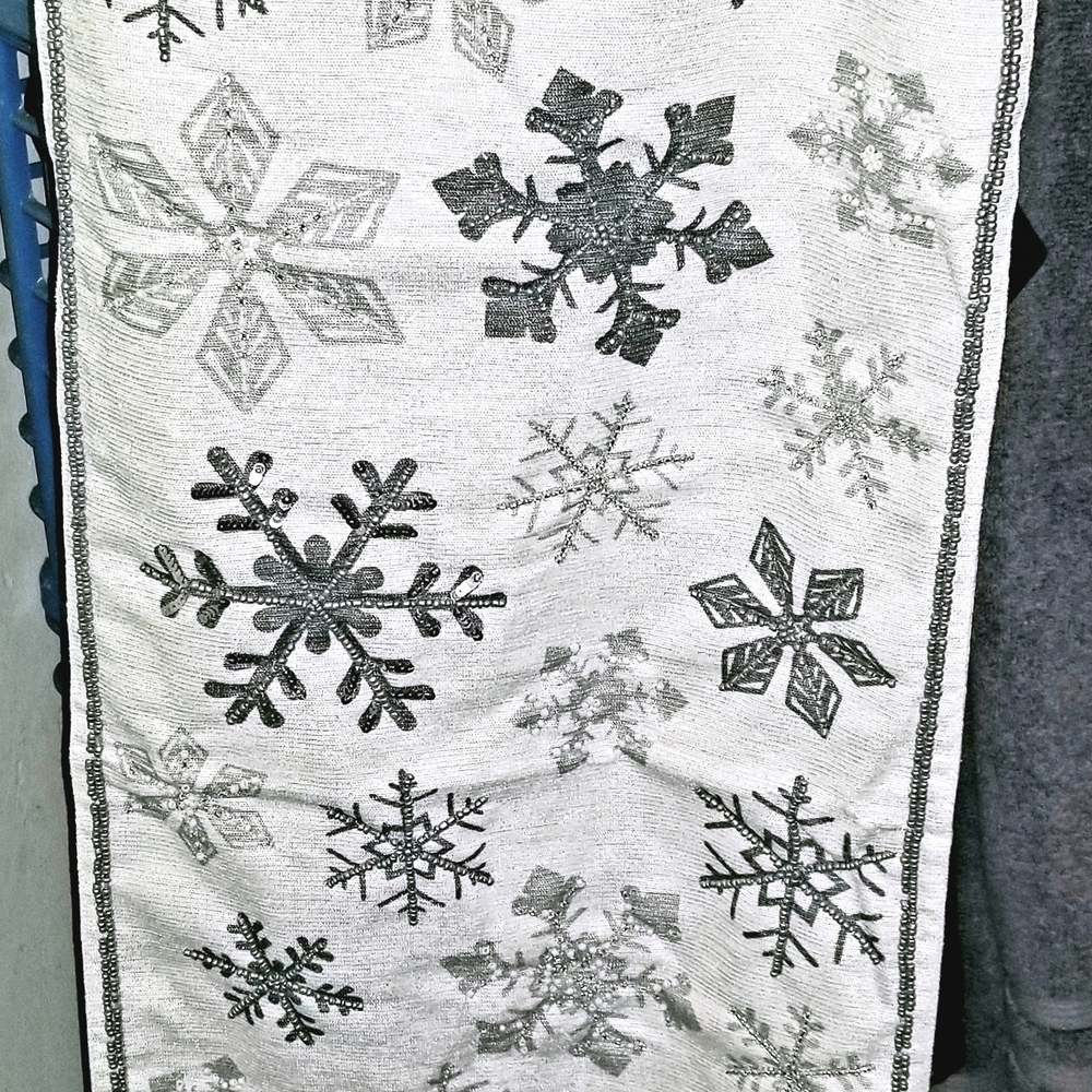 Elegant Snowflake Table Runner